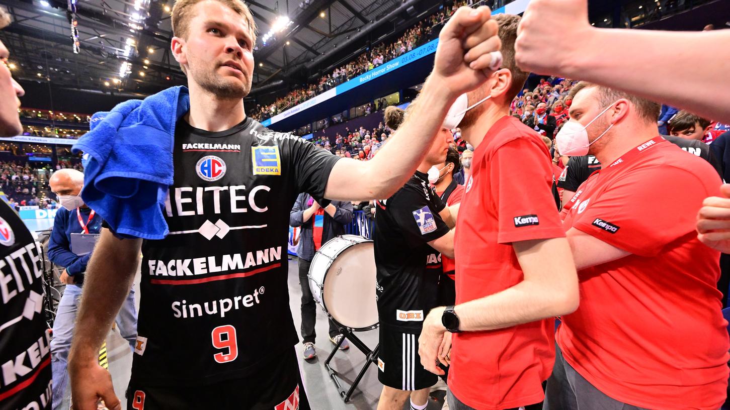 Er ist einer der Spieler, die am Sonntag in Nürnberg verabschiedet werden: Abwehrspezialist Petter Overby, der wie beim Final-Four-Turnier in Hamburg dann auf rotgekleidete HCE-Fans treffen wird. 