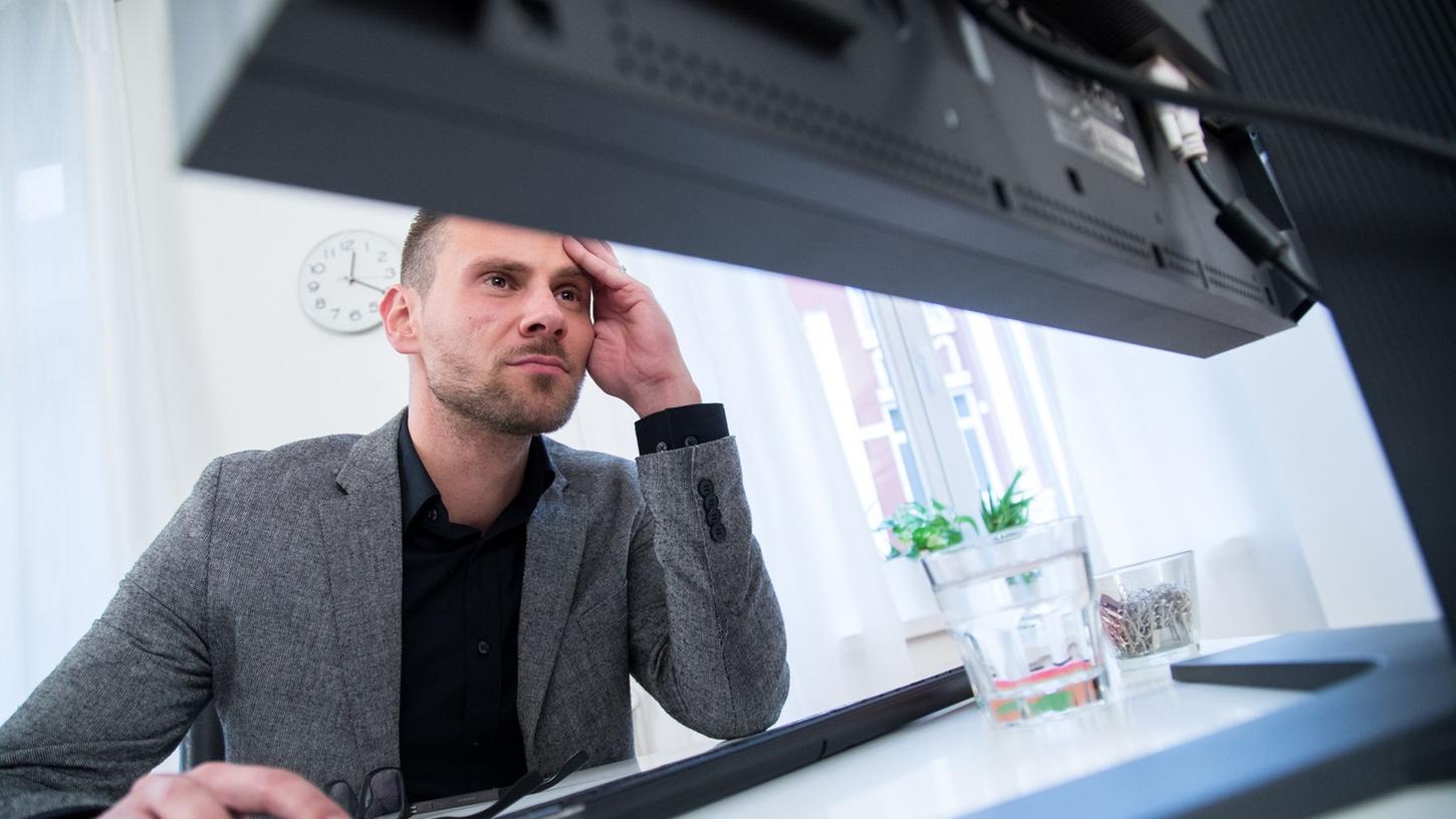 Überstunden sollten Arbeitnehmer nicht einfach so hinnehmen, sondern gegenüber dem Arbeitgeber geltend machen. Überstunden sollten Arbeitnehmer nicht einfach so hinnehmen, sondern gegenüber dem Arbeitgeber geltend machen.