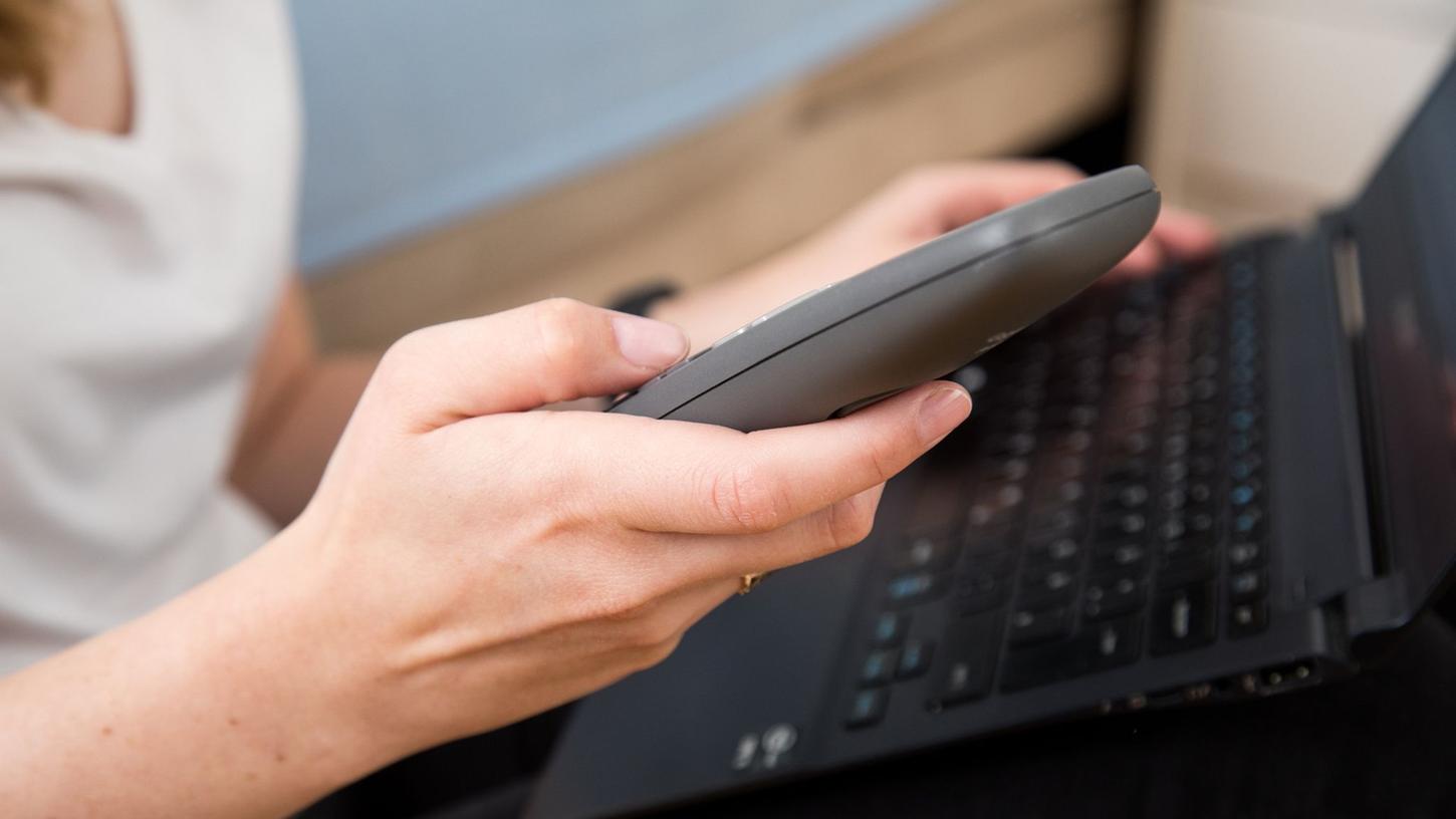 Sparen per Vorwahl: Das ist nun auch weiterhin möglich, zumindest für Kundinnen und Kunden der Deutschen Telekom. Sparen per Vorwahl: Das ist nun auch weiterhin möglich, zumindest für Kundinnen und Kunden der Deutschen Telekom.