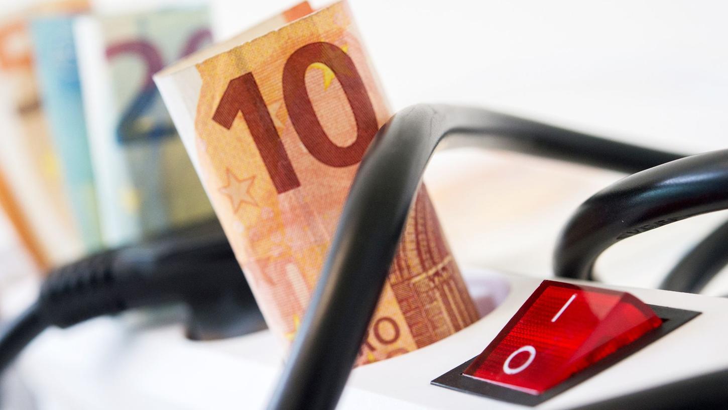 Wer die Steckerleiste richtig ausschaltet, kann auf's Jahr gerechnet richtig Geld sparen. Wer die Steckerleiste richtig ausschaltet, kann auf's Jahr gerechnet richtig Geld sparen.