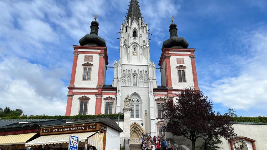 Immer im Blick: Die berühmte Basilika von Mariazell wird jährlich von bis zu 700000 Pilgern angesteuert und zählt somit zu den großen Pilgerorten Mitteleuropas.