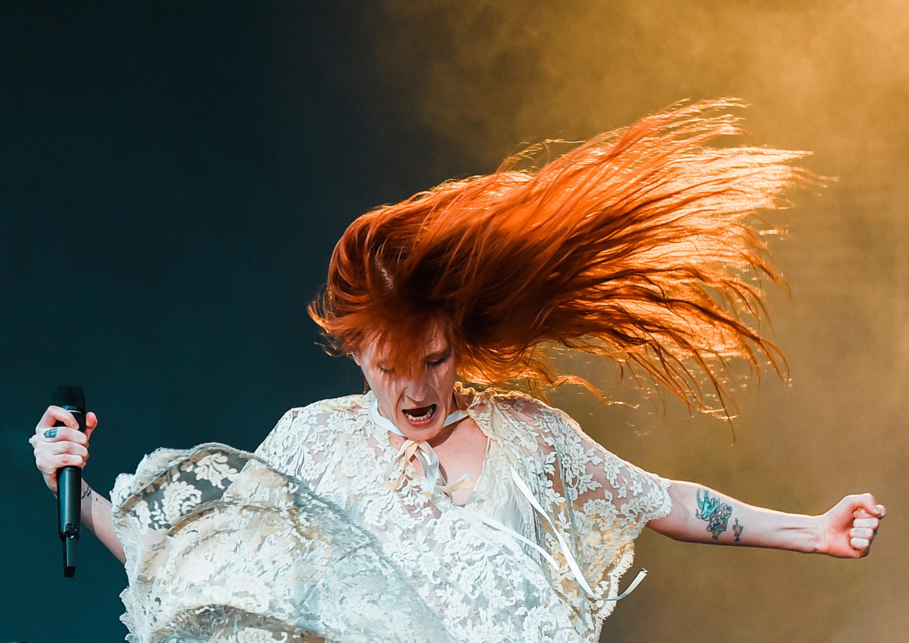 10.06.2022, xlakx, Entertainment Musik, Tempelhof Sounds 2022 emspor, v.l.Die Band Florence + the Machine (Florence Welc