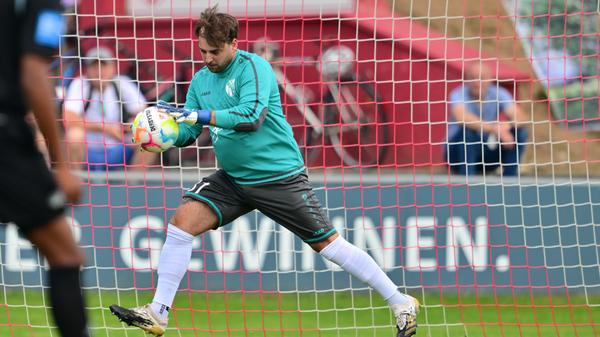 Ansonsten aber hielt Zirndorfs Keeper Manuel Döllfelder seinen Kasten größtenteils sauber.