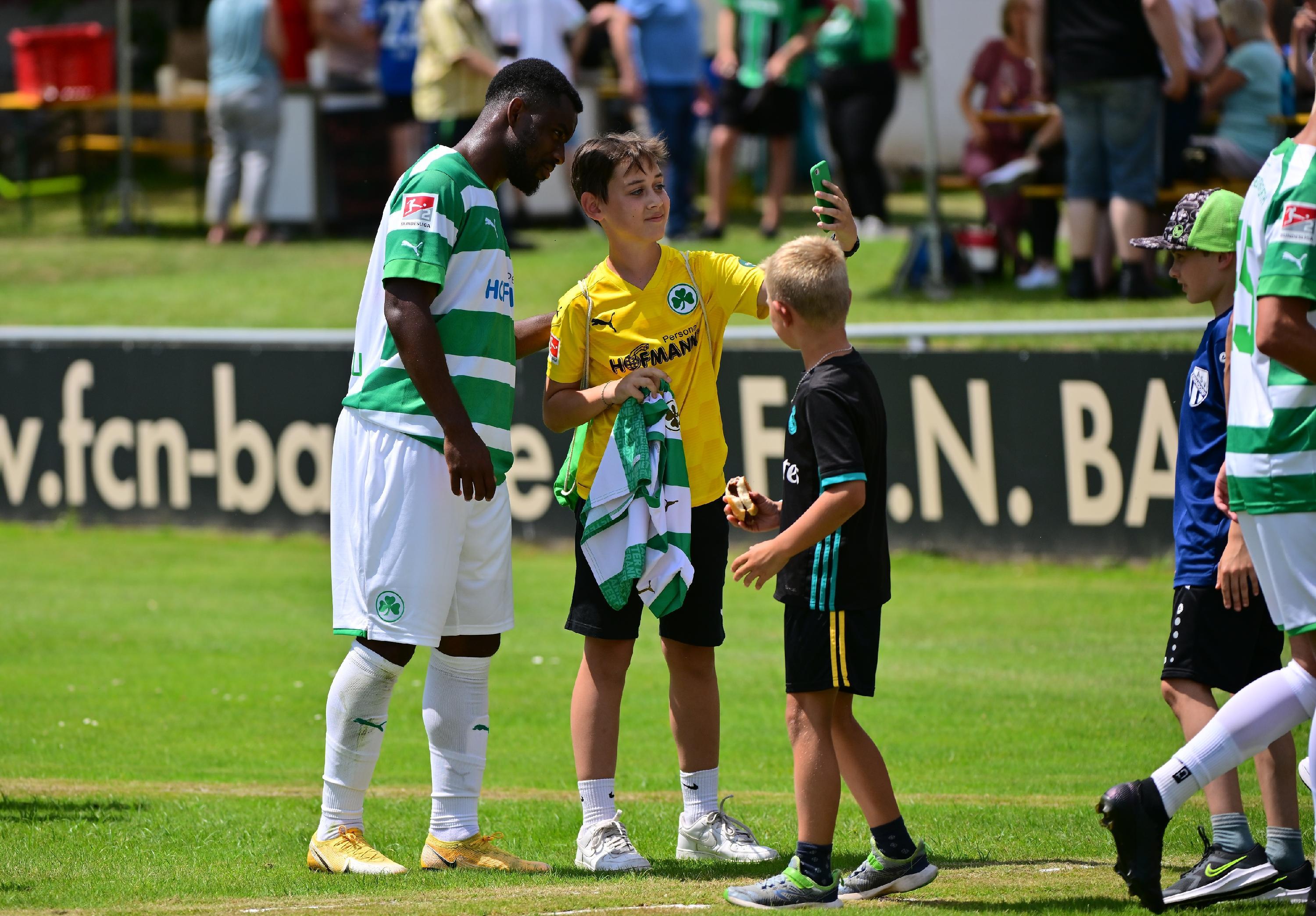 Am Ende besiegte das Kleeblatt den ASV mit 3:0.