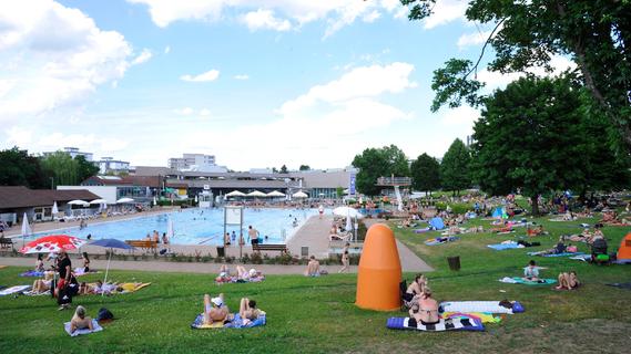 Hohe Energiepreise: Müssen Schwimmbäder im Landkreis Neumarkt die Wassertemperatur senken?