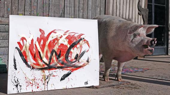 Schwein Pigcasso malt in expressionistischem Stil