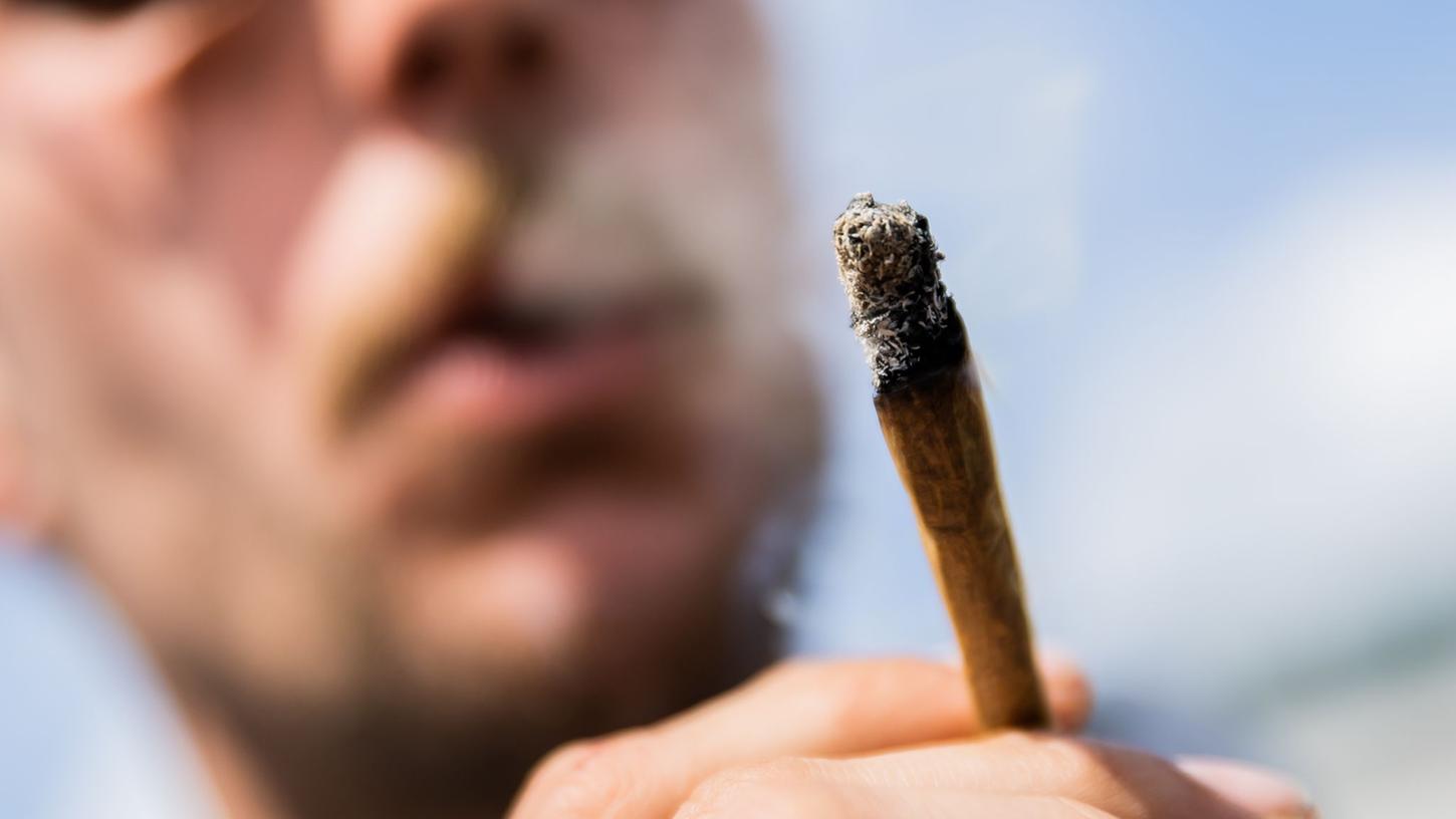 Experten-Anhörungen zu Cannabis-Freigabe starten