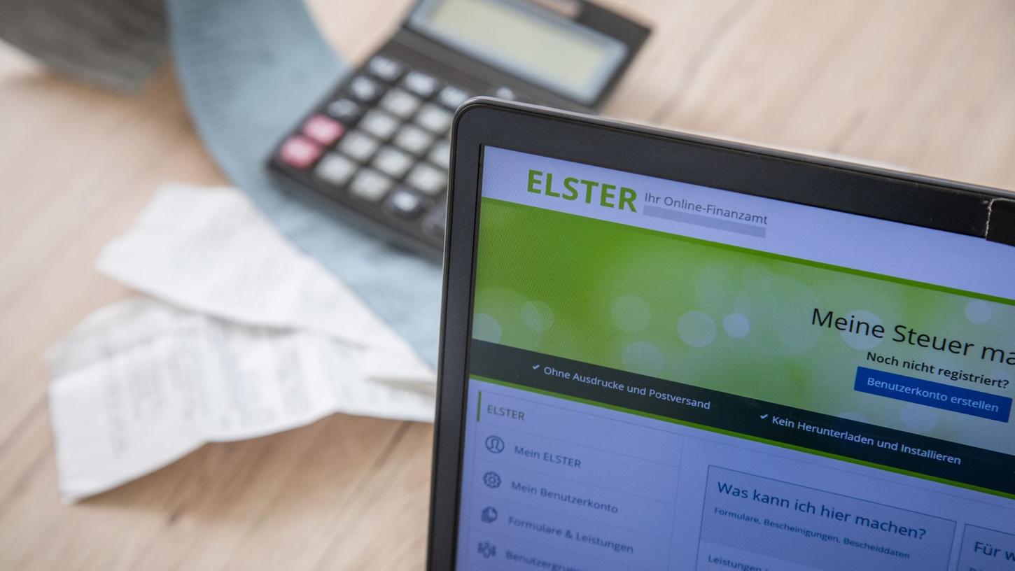 Keine Eile: Wer für 2021 eine Steuererklärung abgeben muss, hat dafür drei Monate länger Zeit als üblich. Keine Eile: Wer für 2021 eine Steuererklärung abgeben muss, hat dafür drei Monate länger Zeit als üblich.
