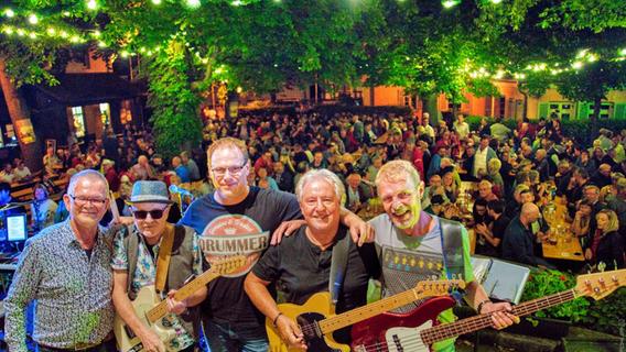 Traditionell das Grande Finale der Musikreihe: Die Coverrock-Band The Sharks lassen es am 17. August im Markgräflichen Hofgarten krachen.
Traditionell das Grande Finale der Musikreihe: Die Coverrock-Band The Sharks lassen es am 17. August im Markgräflichen Hofgarten krachen.
