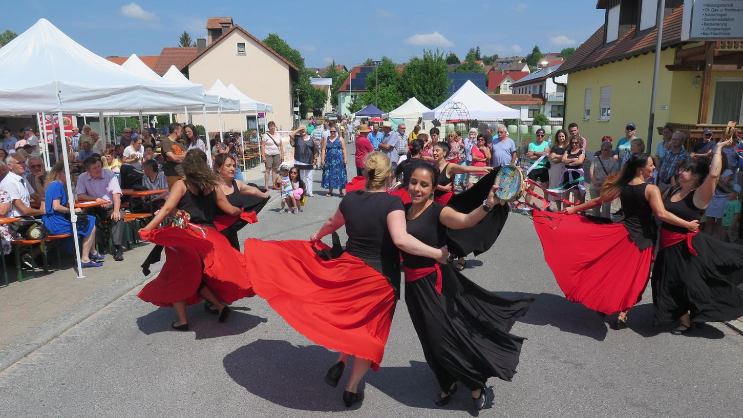 Nach zweijähriger "Corona-Pause" dürfen sich die Besucher bei der 16. Kulinarischen Künstlermeile der Gemeinde Rohr am Samstag und Sonntag, 18. und 19. Juni, auf ein abwechslungsreiches Angebot und interessantes Programm freuen.  