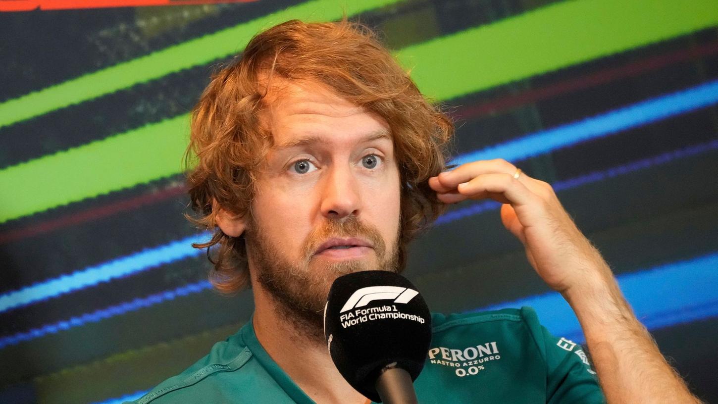 Aston-Martin-Pilot Sebastian Vettel während einer Pressekonferenz. Aston-Martin-Pilot Sebastian Vettel während einer Pressekonferenz.