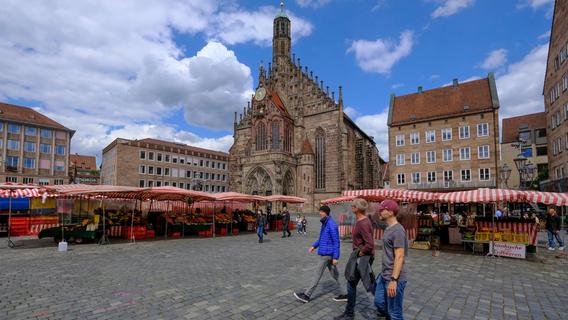 Wenig Händler, viel Kritik: Zukunftsideen für den Wochenmarkt auf dem Nürnberger Hauptmarkt gesucht