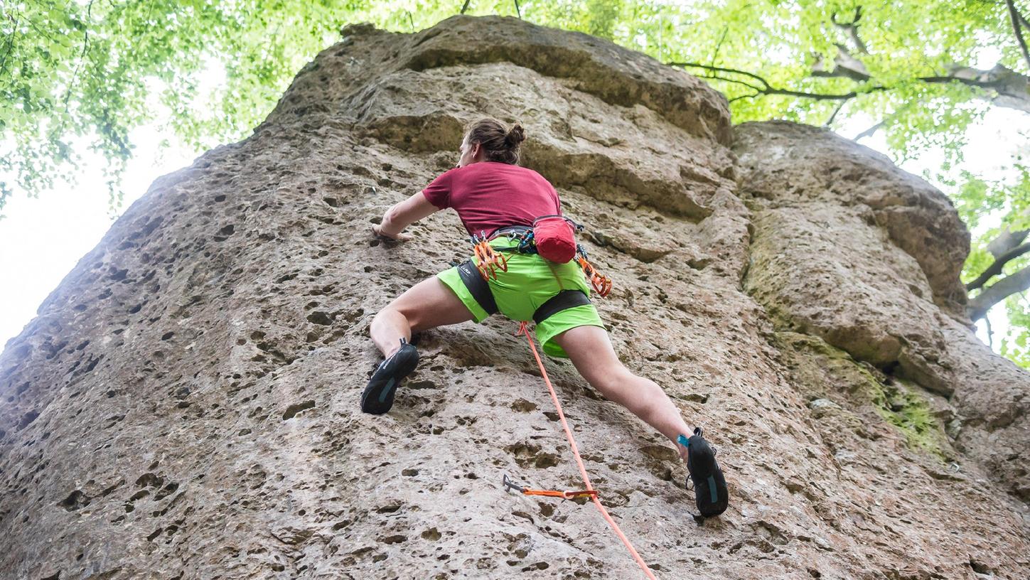 Gute Griffe und Tritte: Am fränkischen Fels können Kletterer unter Idealbedingungen an ihrer Technik feilen. 
