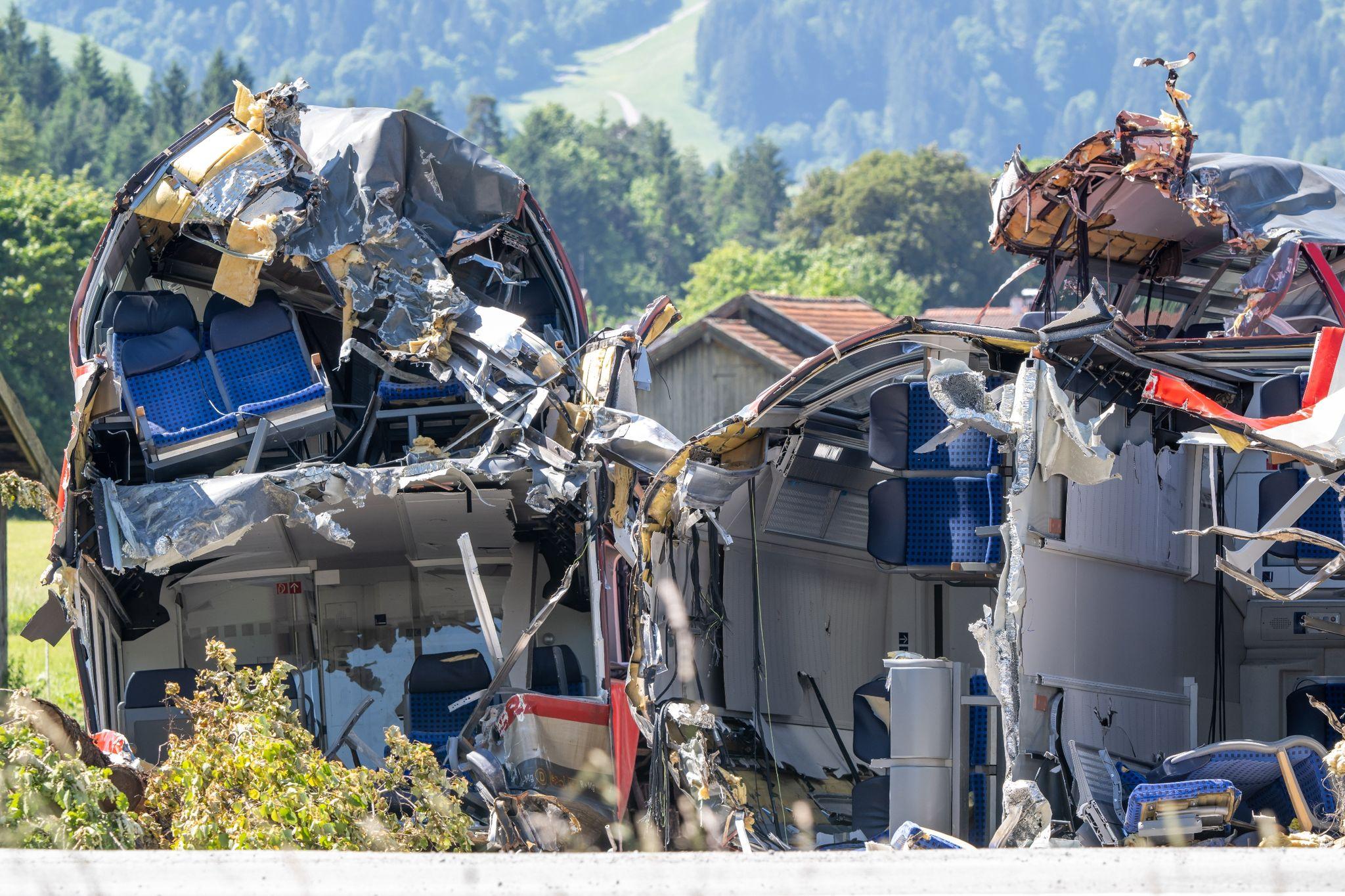 Nach Zugunfall Von Garmisch-Partenkirchen Auch Lok Geborgen