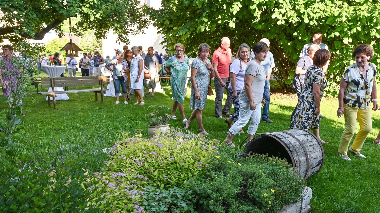 Allein sieben Gärten öffnen am "Tag der offenen Gartentür" am Sonntag, 26. Juni, im Thalmässinger Ortsteil Offenbau ihre Tore.
Allein sieben Gärten öffnen am "Tag der offenen Gartentür" am Sonntag, 26. Juni, im Thalmässinger Ortsteil Offenbau ihre Tore.
