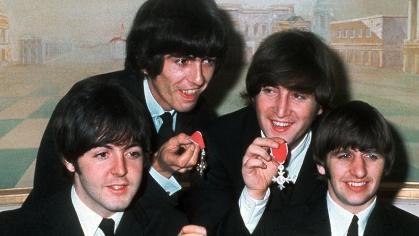 18. Juni, Ehrentag für eine Legende: Paul McCartney feiert seinen achtzigsten Geburtstag. Alles begann mit den Beatles (im Bild von 1965), an einen Ruhestand denkt er noch längst nicht.   