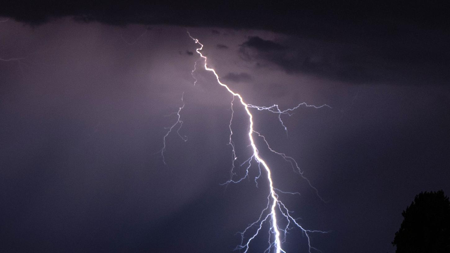 Bekommt Franken sein erstes Sommergewitter bereits im Juni? 