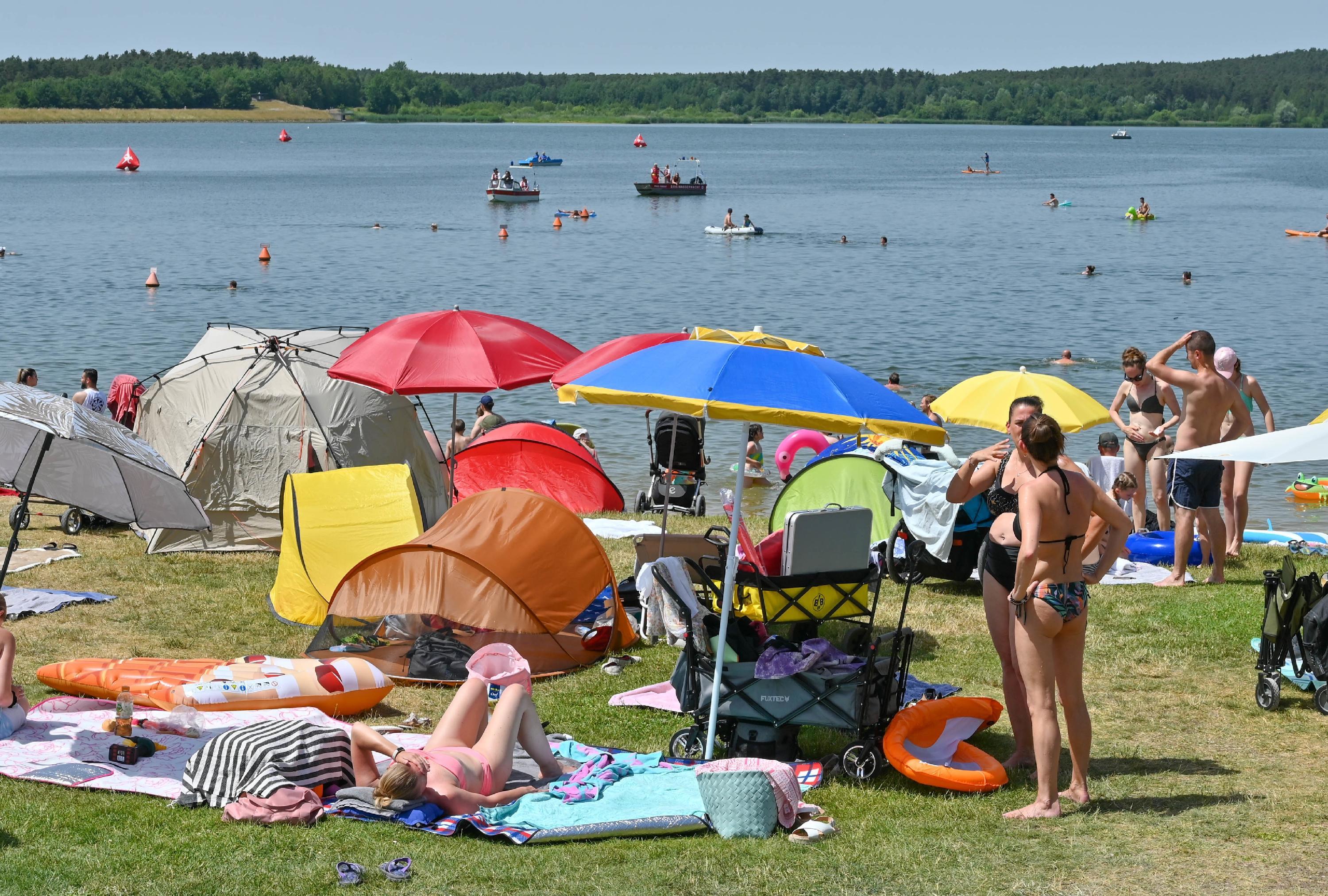 Wer einen Schirm dabei hatte, war klar im Vorteil.