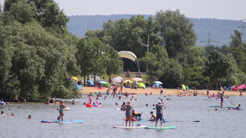 Begehrter Schatten und viele Gäste: Erstes Hitze-Wochenende im Fränkischen Seenland