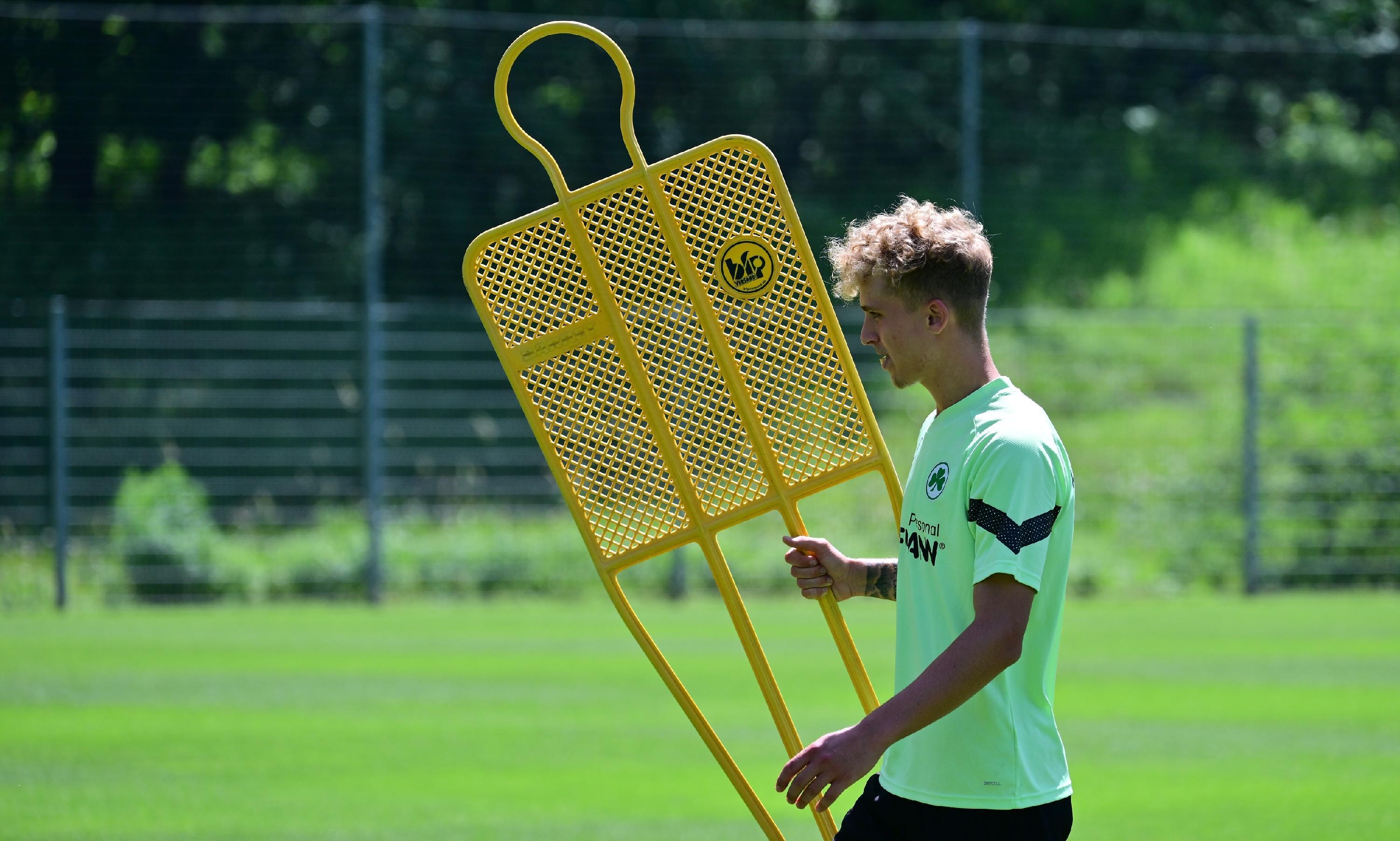 Nils Seufert brachte derweil die Trainings-Utensilien weg.