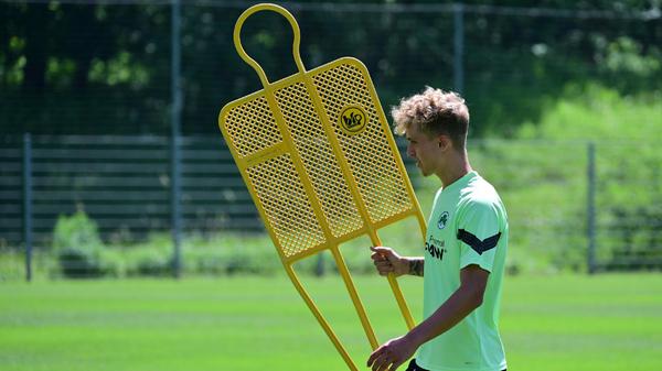 Nils Seufert brachte derweil die Trainings-Utensilien weg.