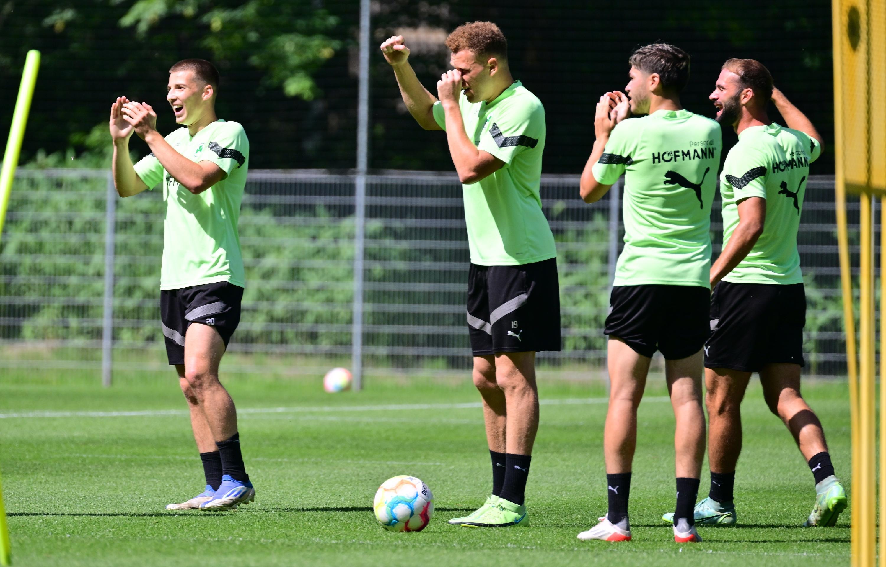 Auch ein Erfolg im kleinen Trainingsspielchen will angemessen gefeiert werden,... 
