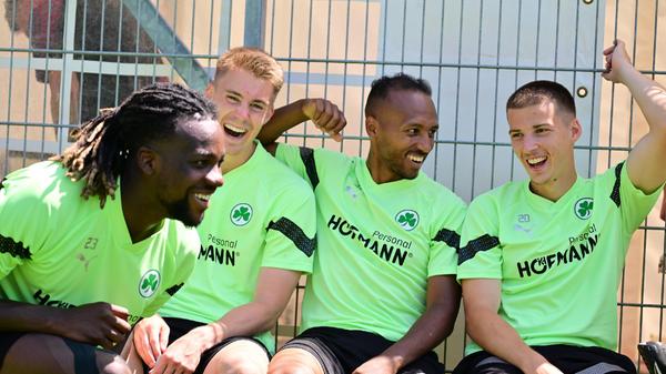 ... und seinen Kollegen. Duschen, Mittagessen, Regenerieren. Und dann: