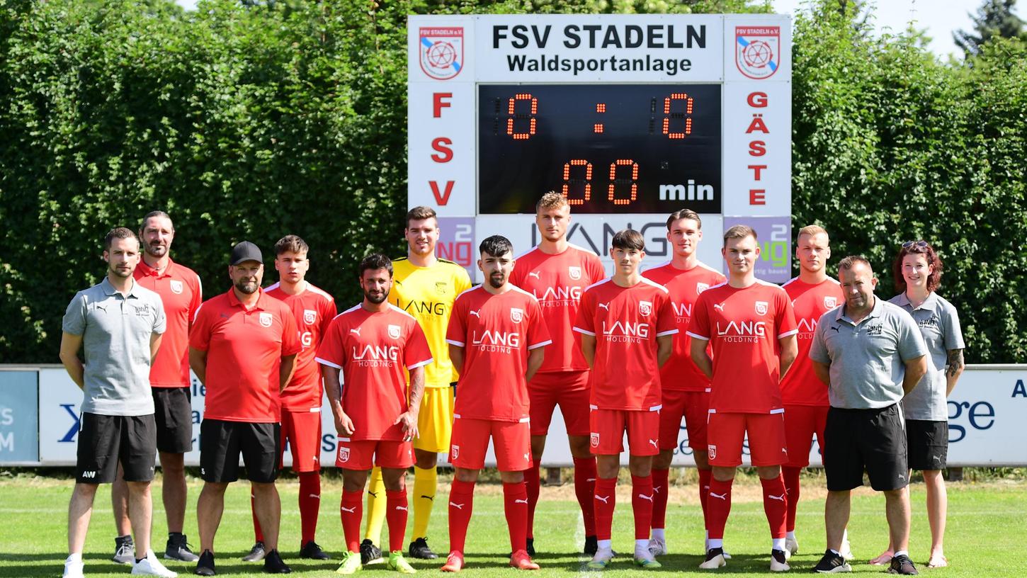Ganz schön viele neue Gesichter: Das Gruppenfoto der Zugänge gleicht schon einem Mannschaftsfoto.
Ganz schön viele neue Gesichter: Das Gruppenfoto der Zugänge gleicht schon einem Mannschaftsfoto.