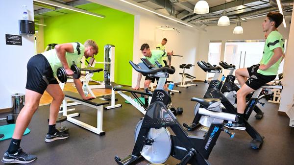 Ab in den Kraftraum, um ein paar Gewichte zu stemmen.