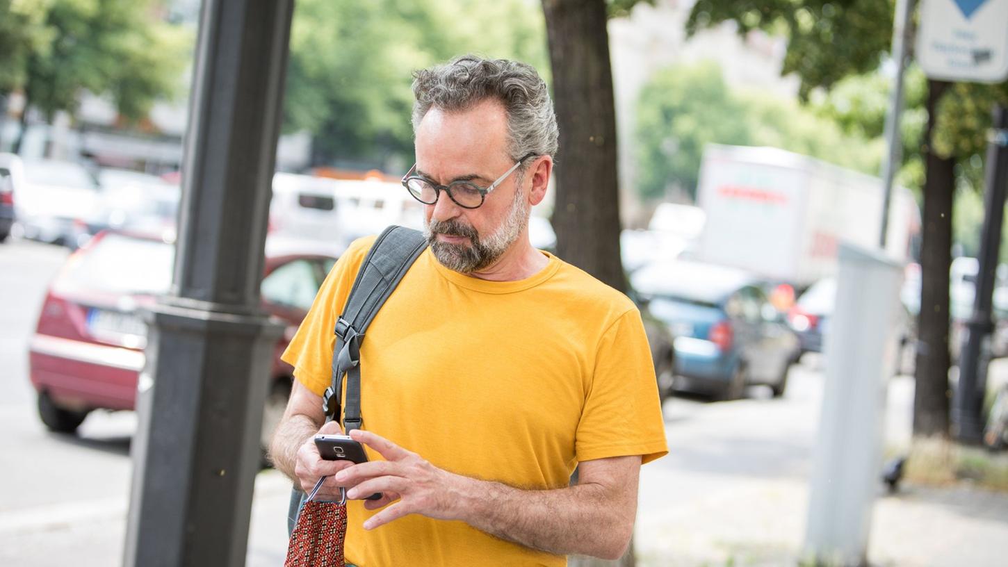 Mit der "GehCheck"-App können Fußgänger gelungene und weniger gelungene Strecken melden. Die Daten sollen langfristig die Geh-Qualität verschiedener Orte sichtbar machen. Mit der "GehCheck"-App können Fußgänger gelungene und weniger gelungene Strecken melden. Die Daten sollen langfristig die Geh-Qualität verschiedener Orte sichtbar machen.