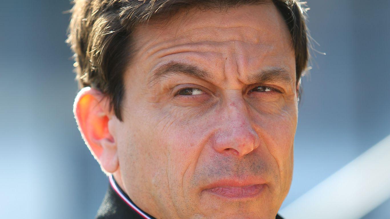 Toto Wolff, Mercedes-Teamchef, hält einen Formel-1-Titel für unwahrscheinlich. Toto Wolff, Mercedes-Teamchef, hält einen Formel-1-Titel für unwahrscheinlich.