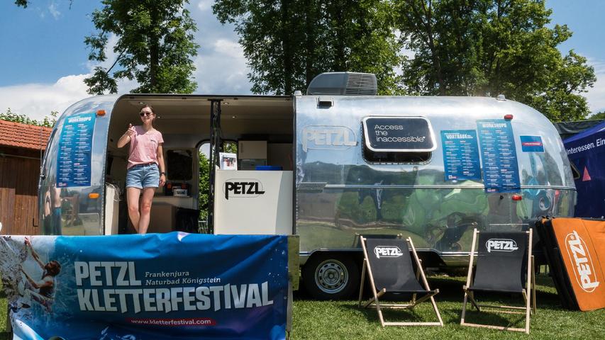 Beliebter Treff- und Anlaufpunkt war der auffällige Petzl-Caravan auf dem Festival-Gelände.
