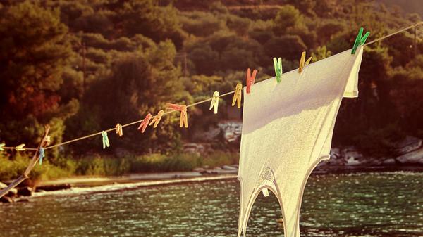 Unterhemd auf einer Leine