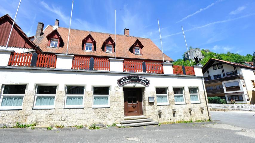 Vor dem Gasthaus "Schwarzer Adler" entsteht auch ein neugestalteter Platz. Vor dem Gasthaus "Schwarzer Adler" entsteht auch ein neugestalteter Platz.