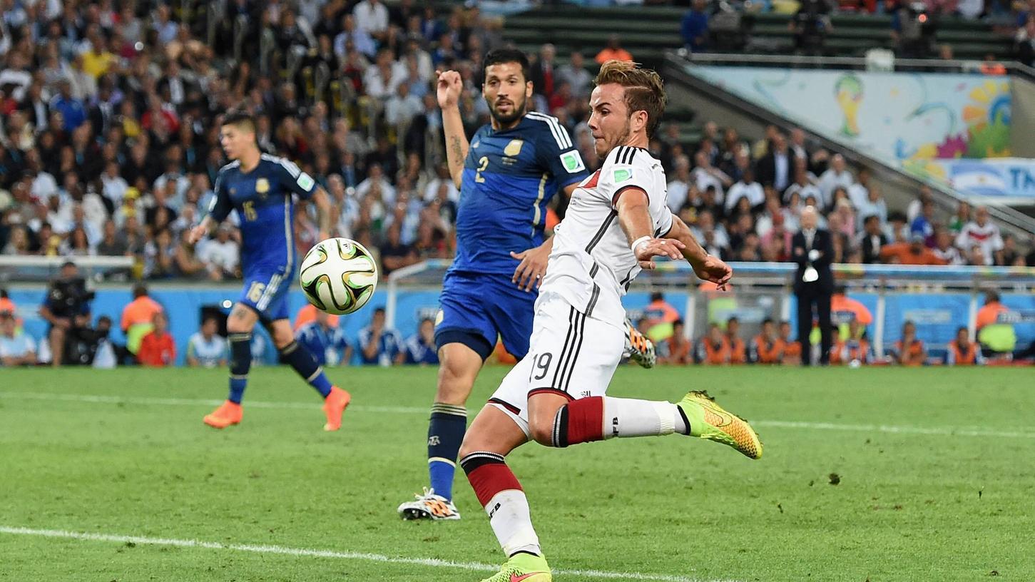 Eine perfekte Annahme, ein Schuss, ein Tor: Mario Götze im WM-Finale 2014.
Eine perfekte Annahme, ein Schuss, ein Tor: Mario Götze im WM-Finale 2014.