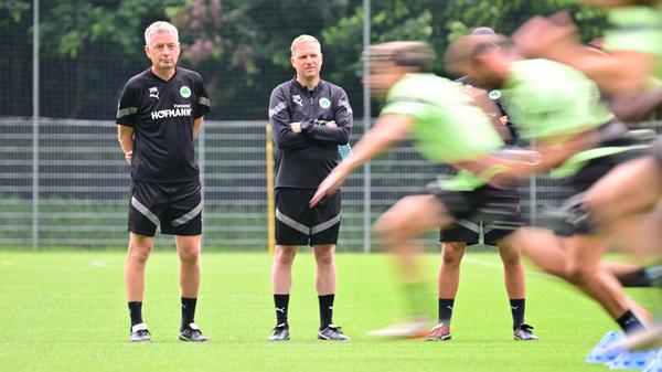 Das Trainerteam schaute aufmerksam zu.
