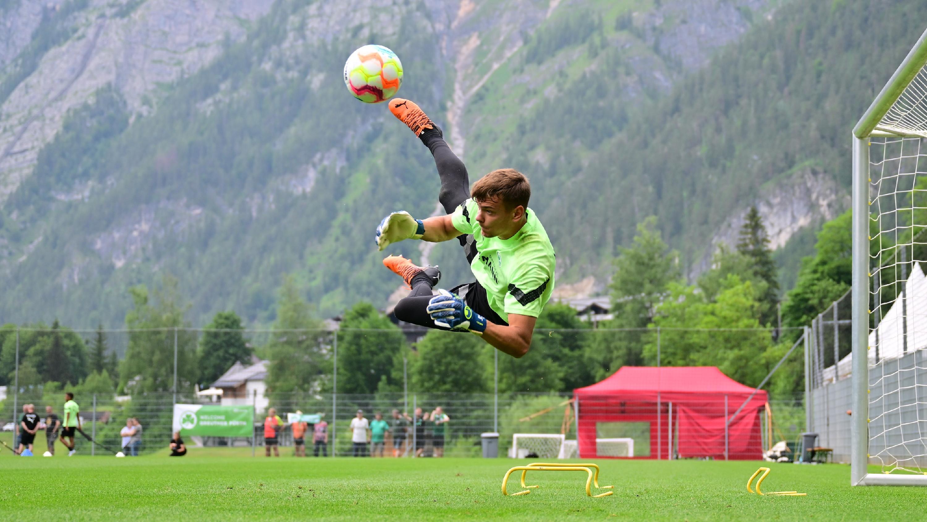 ... sondern auch Leon Schaffran sowie...