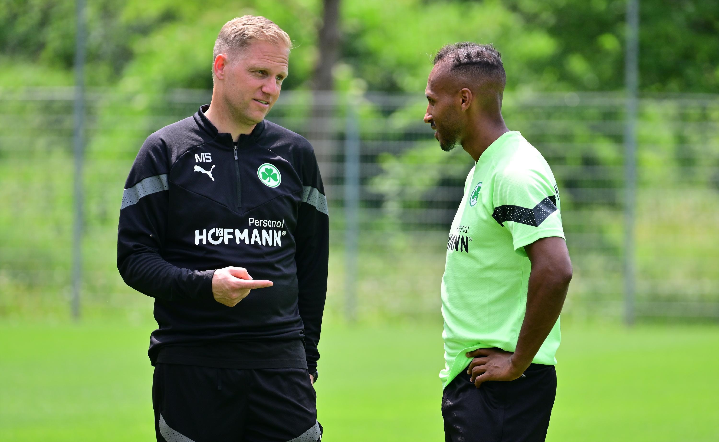 Nach dem Training nahm sich Marc Schneider viel Zeit für Gespräche mit seinen Spielern.