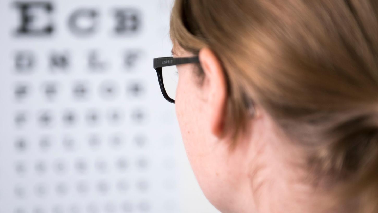 Schlecht sehen? Können wir gut. Also auch in jungen Jahren besser regelmäßig zum Sehtest gehen. Schlecht sehen? Können wir gut. Also auch in jungen Jahren besser regelmäßig zum Sehtest gehen.