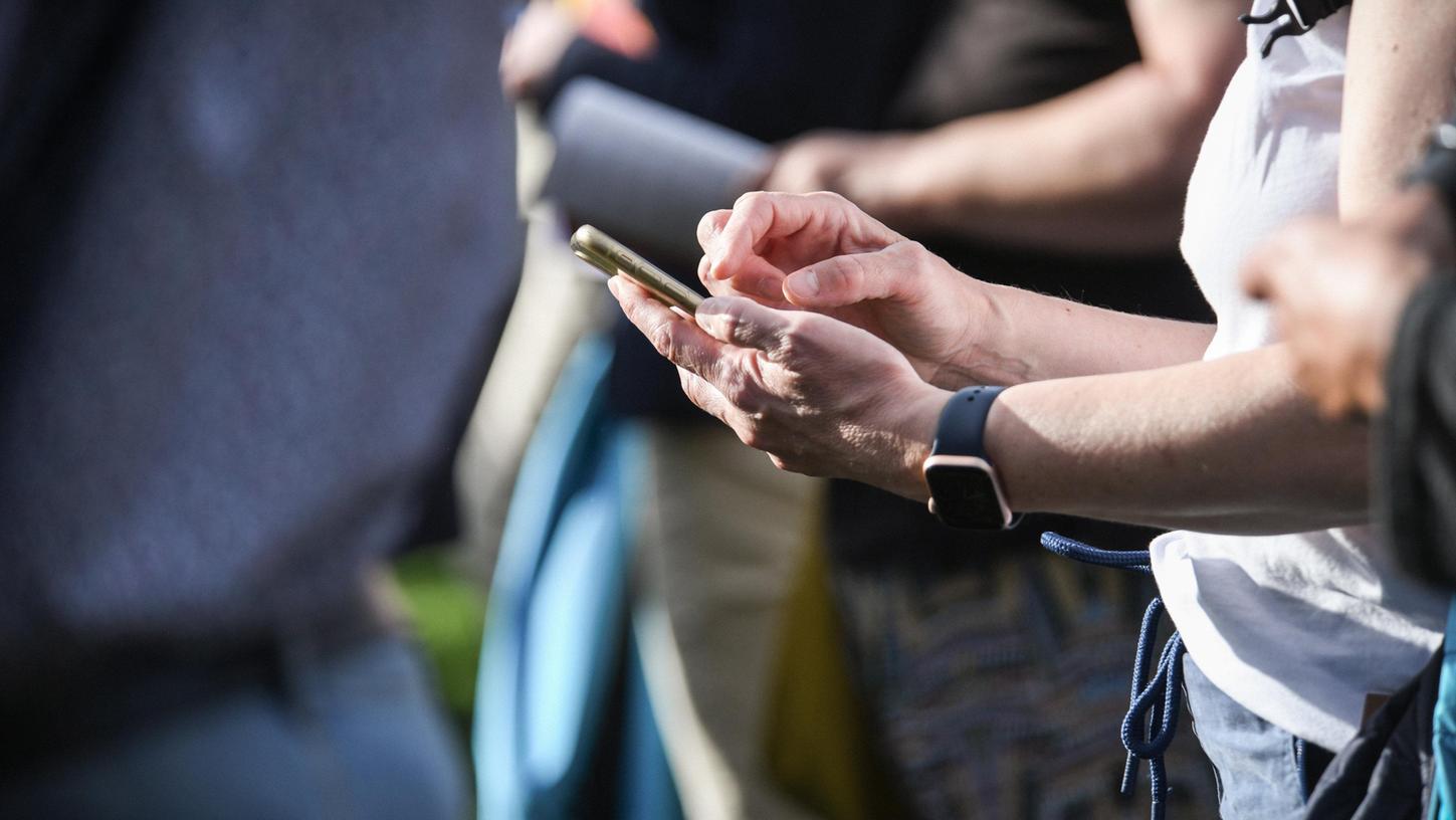 Ob per E-Paper oder Zeitung am Frühstückstisch oder mobil auf dem Smartphone: Wir begleiten Sie mit den wichtigsten Nachrichten aus der Region durch den ganzen Tag. 