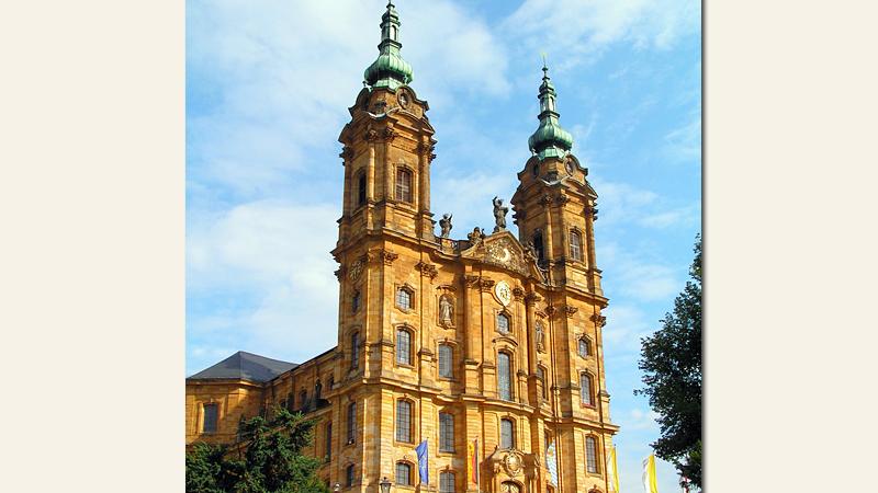 Die Basilika Vierzehnheiligen in Bad Staffelstein ist eine Wallfahrtskirche, die von 1743 bis 1772 erbaut wurde. Neben der Basilika Gößweinstein, der Basilika Marienweiher und dem Bamberger Dom ist die Basilika Vierzehnheiligen die vierte Basilica minor des Erzbistums Bamberg. Rund eine halbe Million Besucher zählt die Basilika im Jahr. 