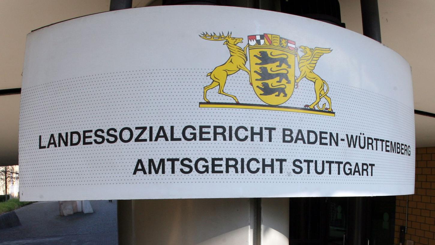 Ein Impfschaden kann trotz einer ausgeprägten Reaktion nur dann anerkannt werden, wenn es sich nicht um eine übliche Nebenwirkung des Impfstoffes handelt und alles ärztlich dokumentiert worden ist. Ein Impfschaden kann trotz einer ausgeprägten Reaktion nur dann anerkannt werden, wenn es sich nicht um eine übliche Nebenwirkung des Impfstoffes handelt und alles ärztlich dokumentiert worden ist.