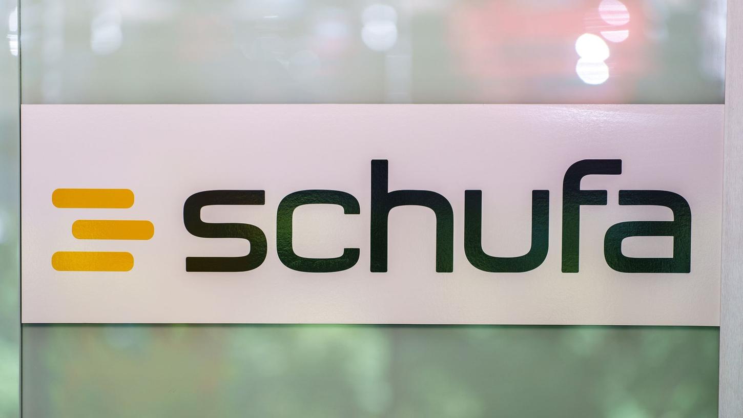 Einer Studie zufolge haben die Menschen in Deutschland erstmals seit vier Jahren wieder mehr Ratenkredite aufgenommen. Einer Studie zufolge haben die Menschen in Deutschland erstmals seit vier Jahren wieder mehr Ratenkredite aufgenommen.