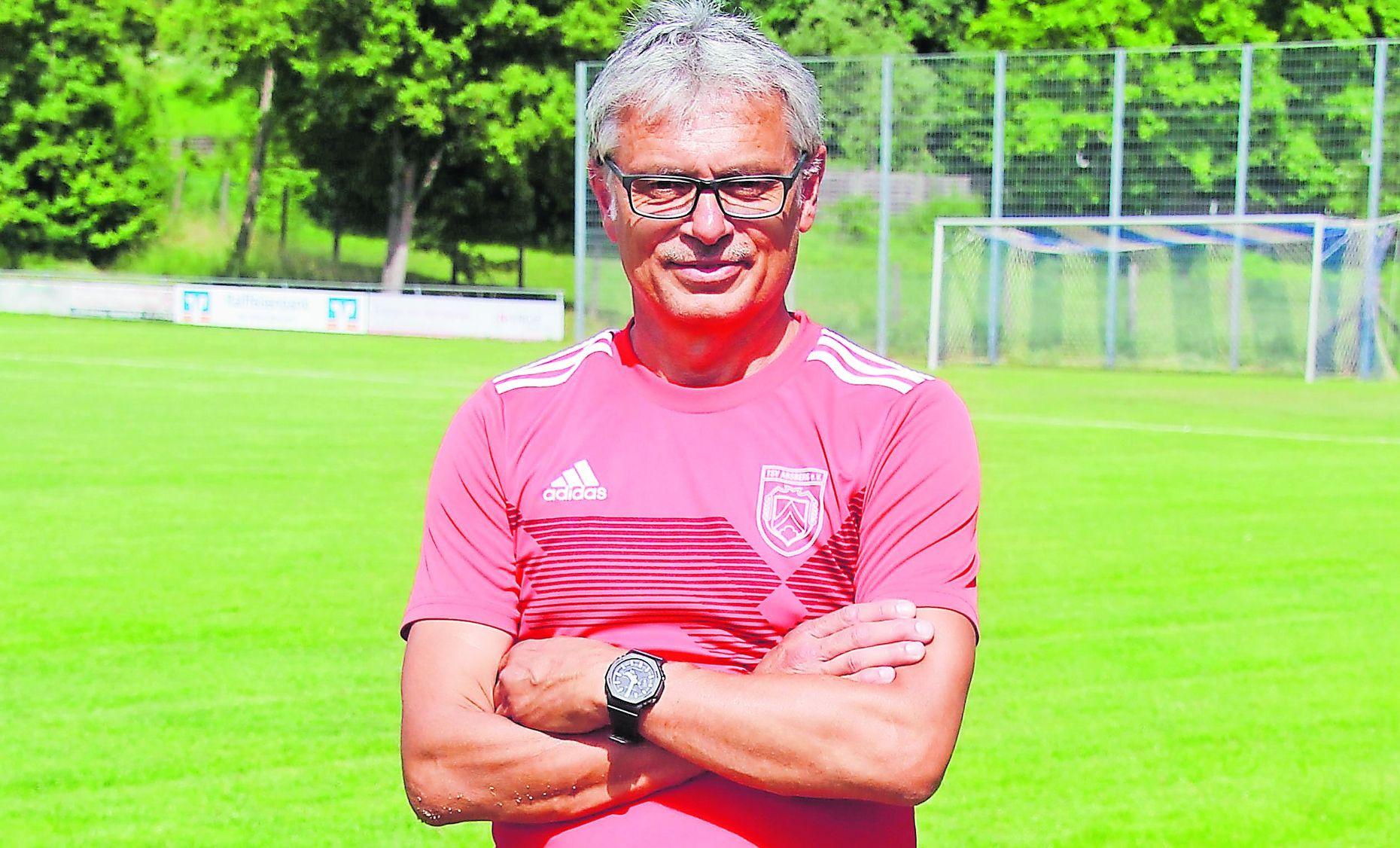 Elf Tore und ein Lagerfeuer - der TSV Absberg ehrt eine Vereinslegende