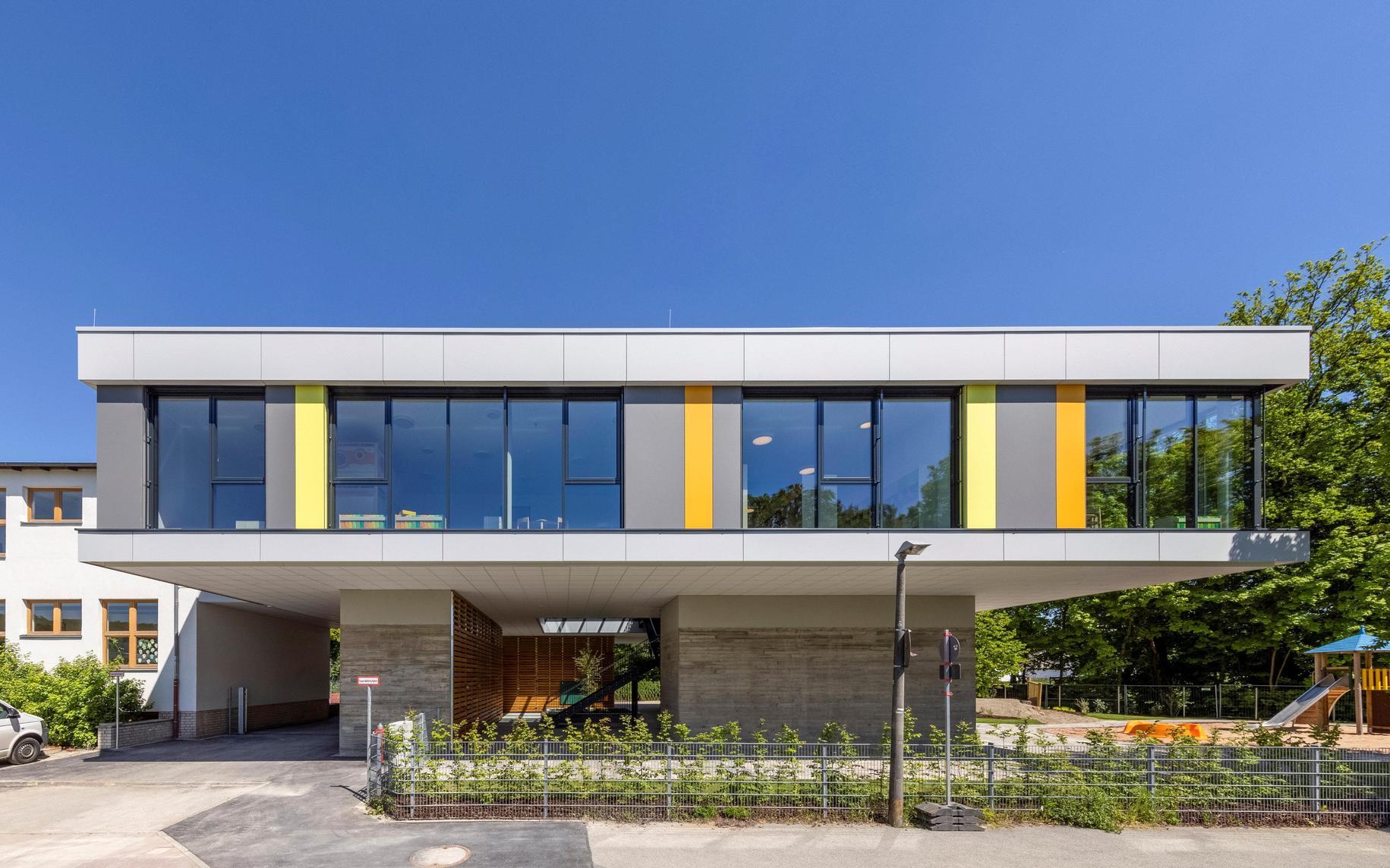 Der Kindergarten von Wintersdorf schwebt über dem Bibertgrund