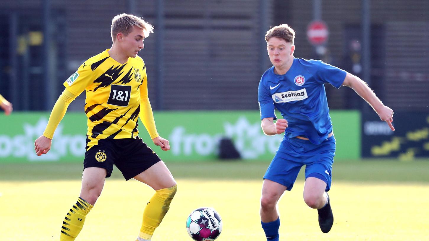 Erlebte eine aufregende Zeit beim BVB: Vor zwei Jahren war Philipp Harlaß aus der zweiten Mannschaft des 1. FC Nürnberg nach Dortmund gewechselt.
Erlebte eine aufregende Zeit beim BVB: Vor zwei Jahren war Philipp Harlaß aus der zweiten Mannschaft des 1. FC Nürnberg nach Dortmund gewechselt.