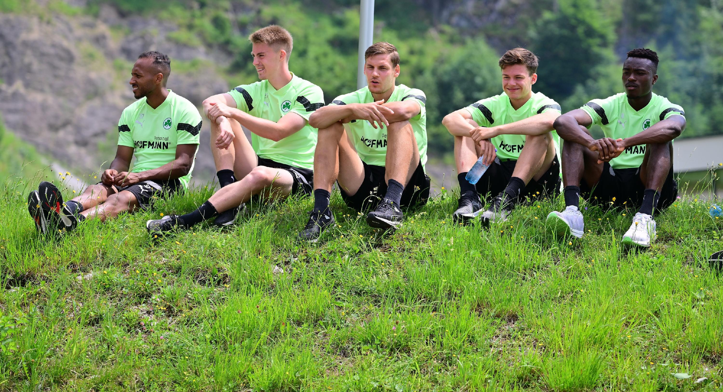 Während die eine fuhren, durften die anderen ganz Motorsport-Fan sein...