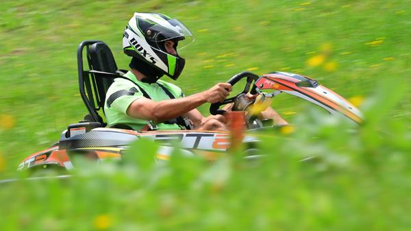 ... und Simon Asta, die auf dem Platz stets sehr viel laufen müssen.