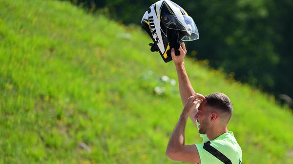 ... und feierte seinen Erfolg hinter der Ziellinie...