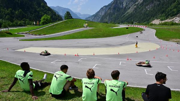 Am Mittwoch steht zunächst eine kleine Einheit am Vormittag an, am Abend geht es dann in St. Johann gegen den bulgarischen Serienmeister Ludogorets Razgrad.